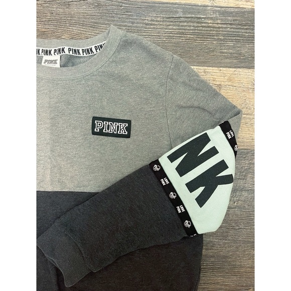 HTF VS PINK Colorblock Crew in Blue - Picture 2 of 3